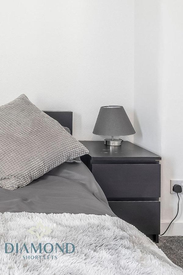 Cosy 2 Bed West End Free Parking Apartamento