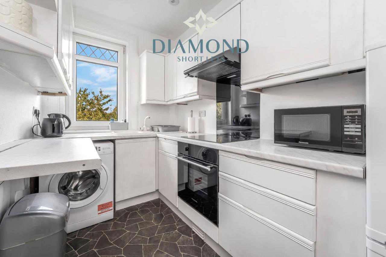 Cosy 2 Bed West End Free Parking Apartamento